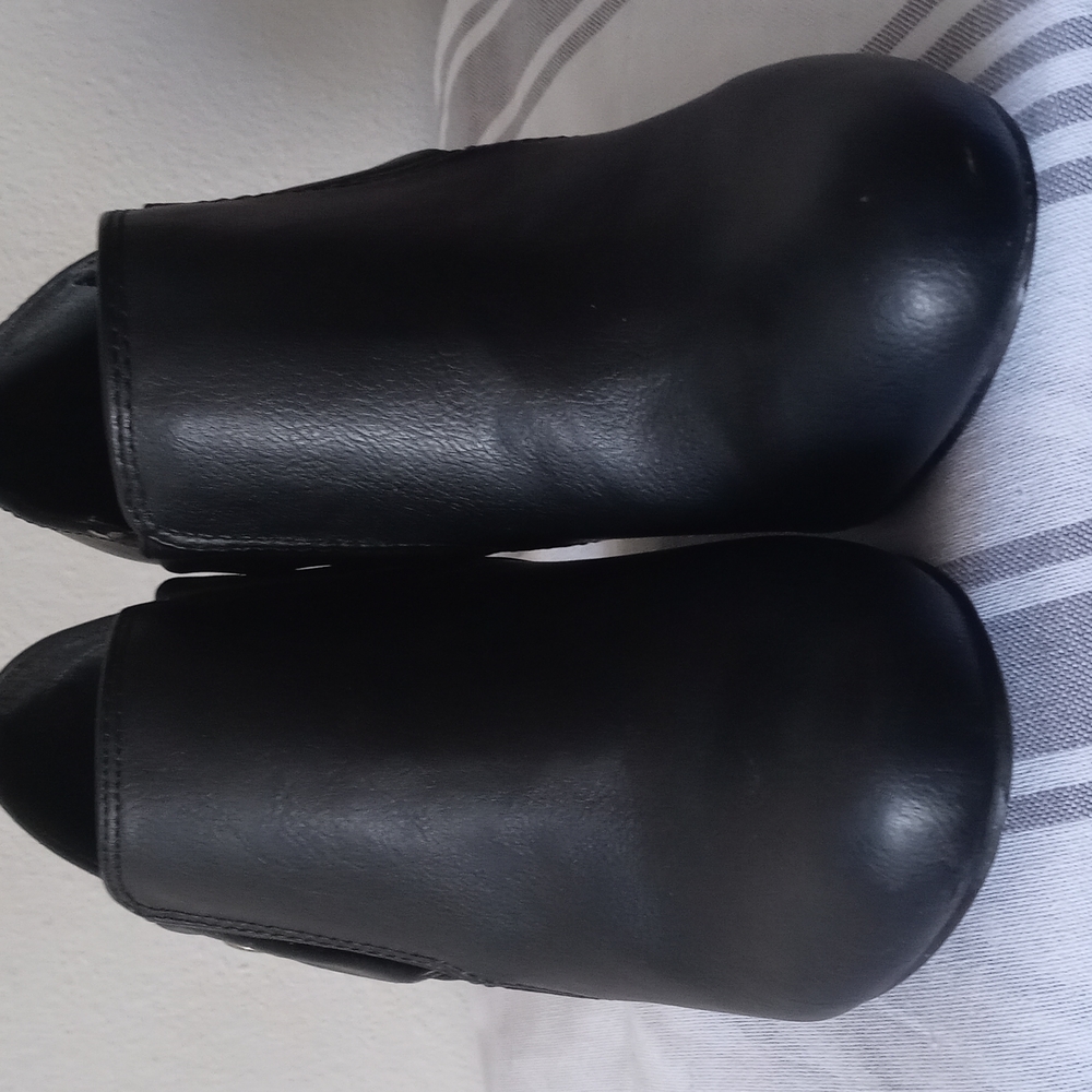 Black low boots